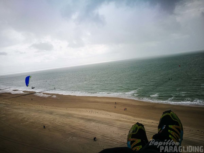 FZ37.17 Zoutelande-Paragliding-487