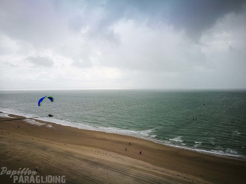 FZ37.17 Zoutelande-Paragliding-488