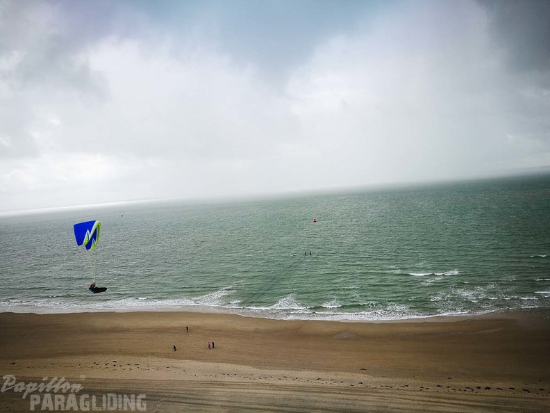 FZ37.17 Zoutelande-Paragliding-490