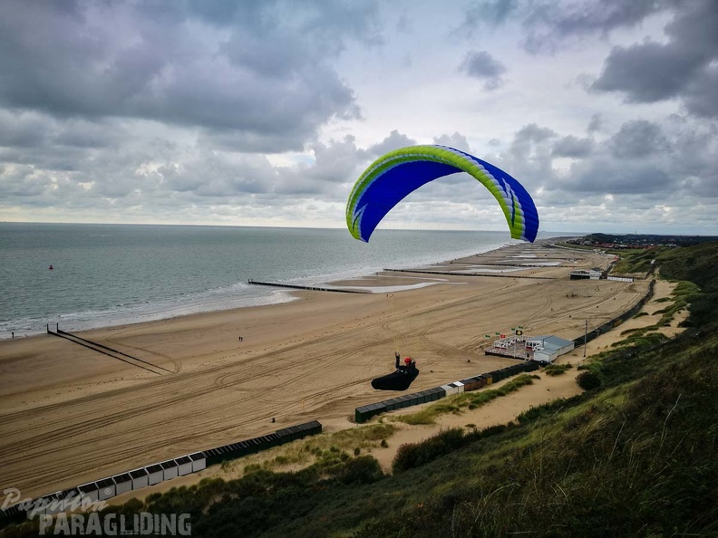 FZ37.17_Zoutelande-Paragliding-508.jpg