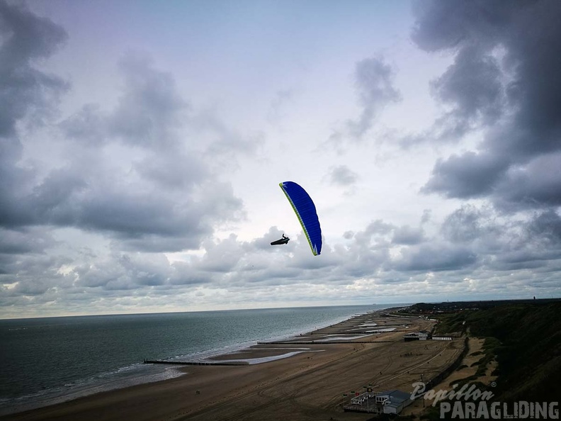 FZ37.17 Zoutelande-Paragliding-516