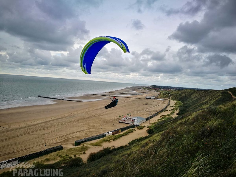 FZ37.17 Zoutelande-Paragliding-518