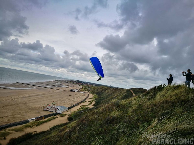 FZ37.17 Zoutelande-Paragliding-523