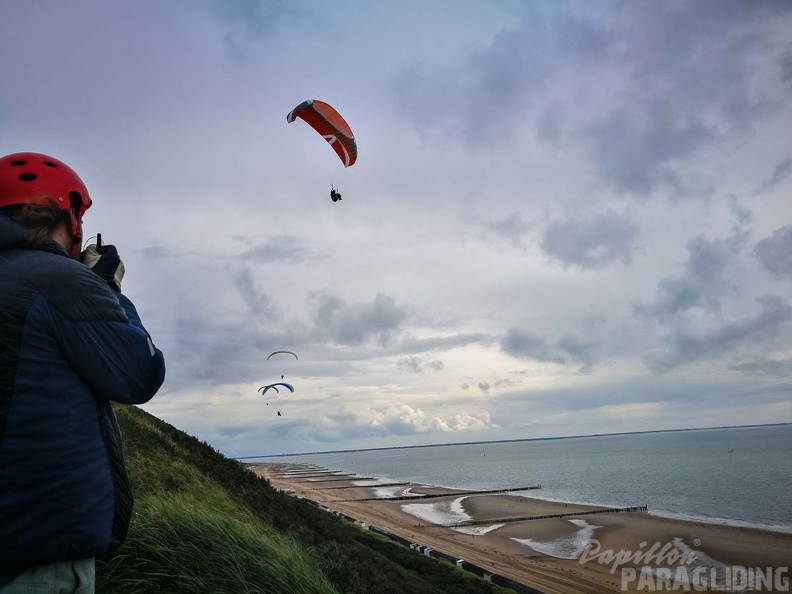 FZ37.17 Zoutelande-Paragliding-526