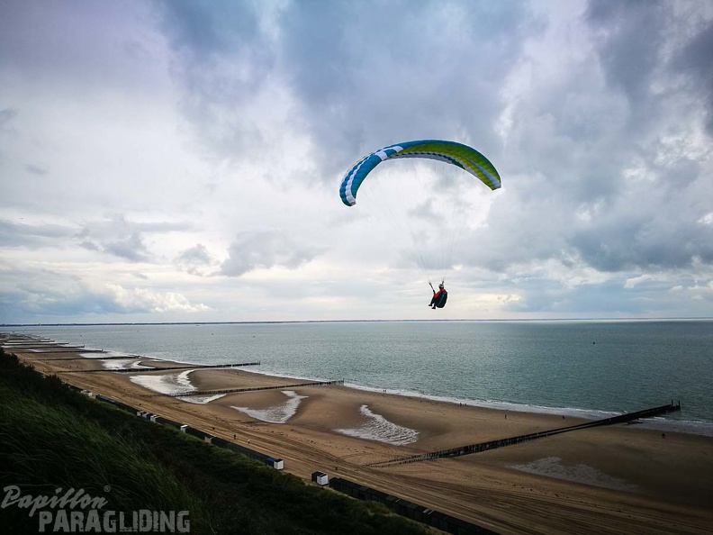 FZ37.17 Zoutelande-Paragliding-536