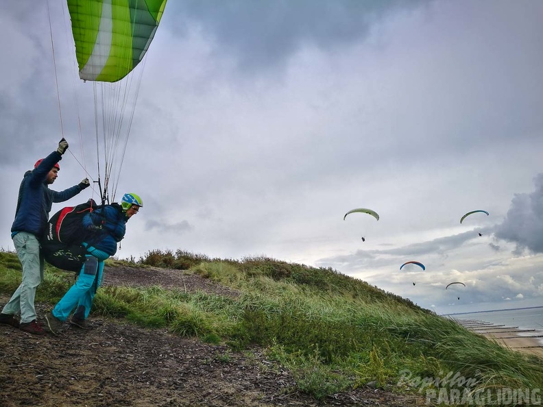 FZ37.17 Zoutelande-Paragliding-551