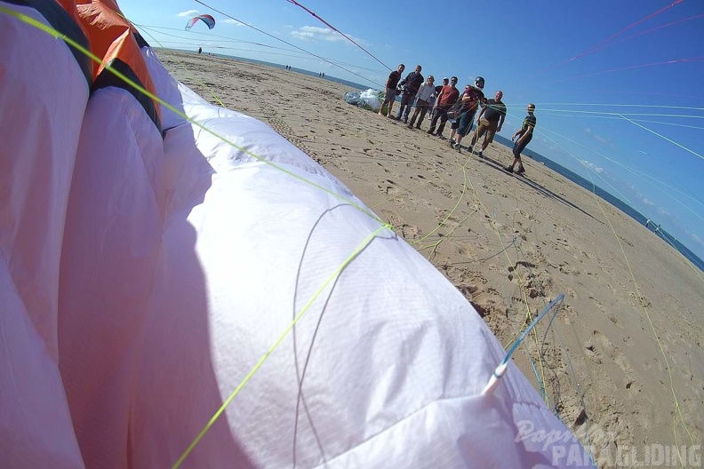 FZ37.18 Zoutelande-Paragliding-104