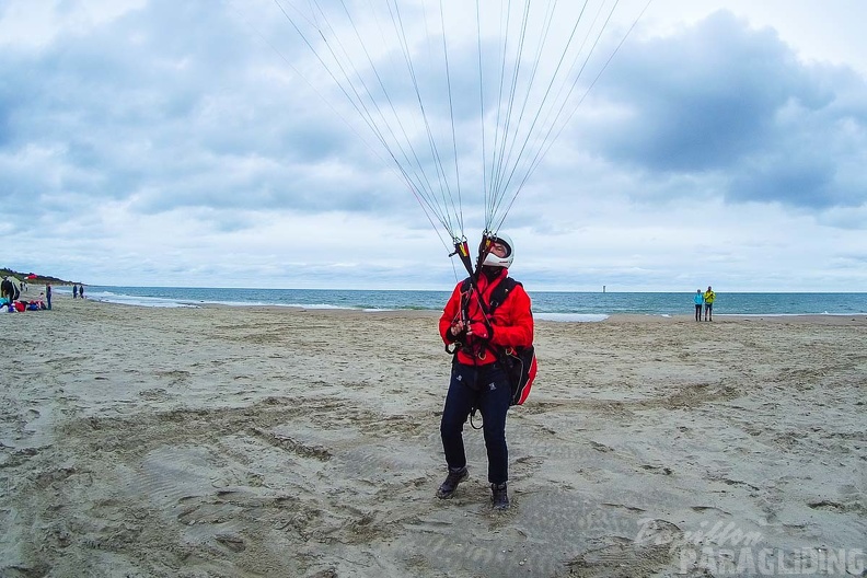 FZ37.18 Zoutelande-Paragliding-153