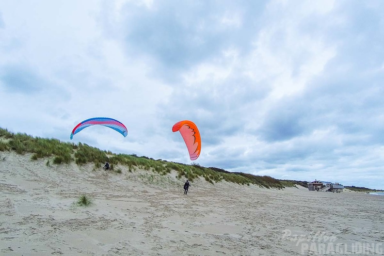 FZ37.18_Zoutelande-Paragliding-158.jpg