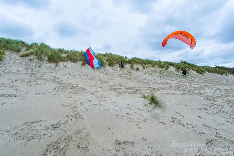 FZ37.18 Zoutelande-Paragliding-160