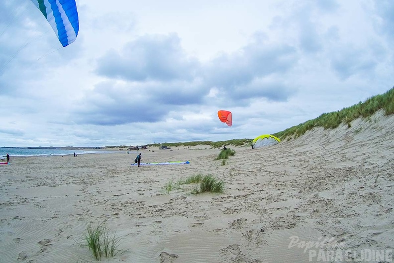 FZ37.18 Zoutelande-Paragliding-162