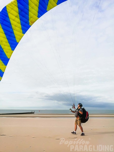 FZ37.18 Zoutelande-Paragliding-178