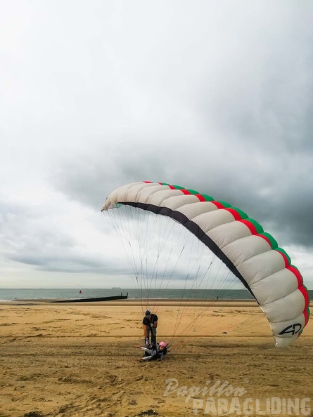 FZ37.18 Zoutelande-Paragliding-185