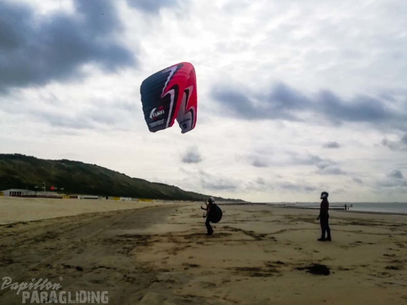 FZ37.18 Zoutelande-Paragliding-197