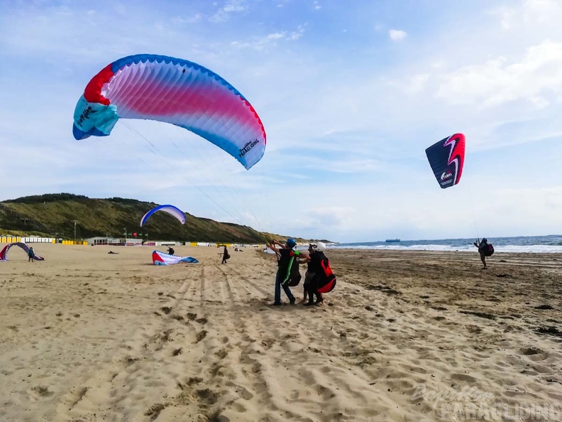 FZ37.18 Zoutelande-Paragliding-234