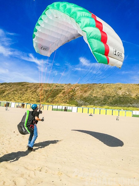 FZ37.18 Zoutelande-Paragliding-258