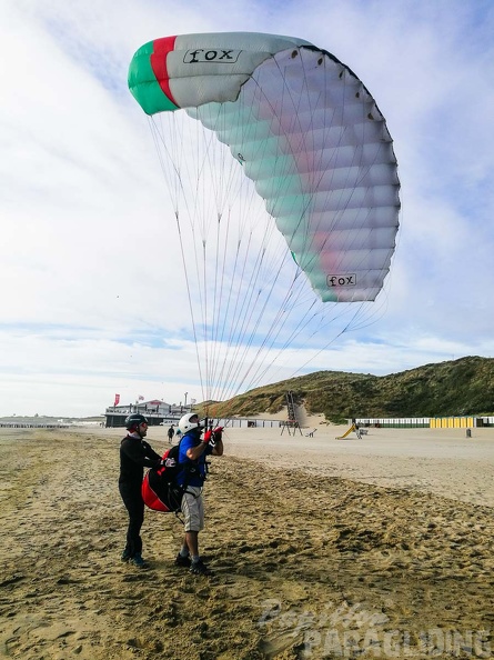 FZ37.18 Zoutelande-Paragliding-323