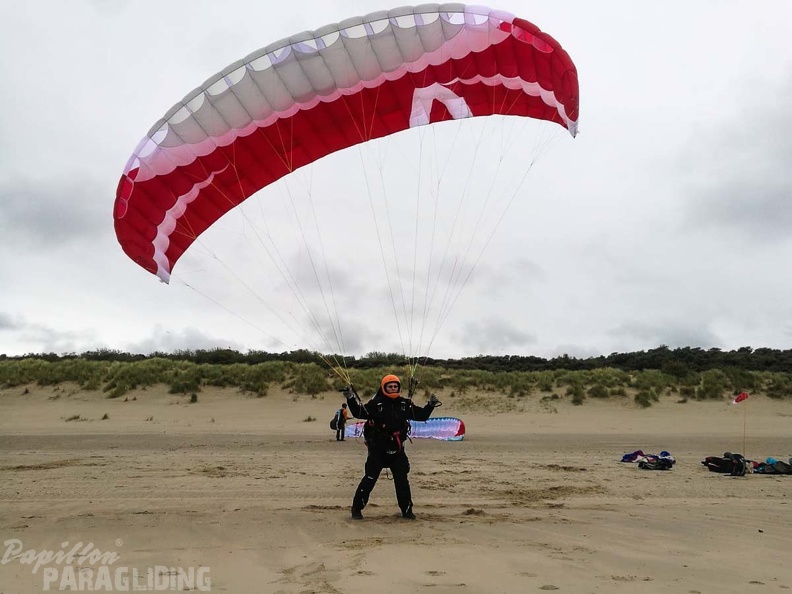 FZ37.18 Zoutelande-Paragliding-374