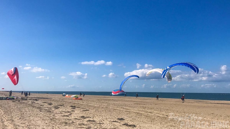 FZ37.18 Zoutelande-Paragliding-394