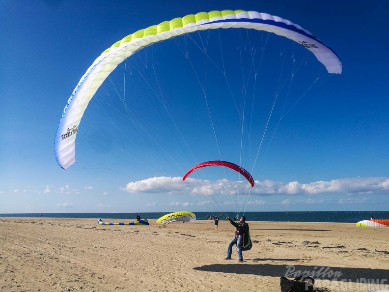 FZ37.18 Zoutelande-Paragliding-414