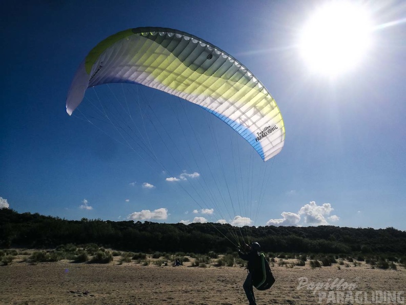 FZ37.18 Zoutelande-Paragliding-419