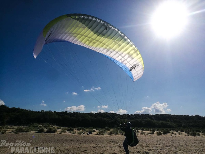 FZ37.18 Zoutelande-Paragliding-451