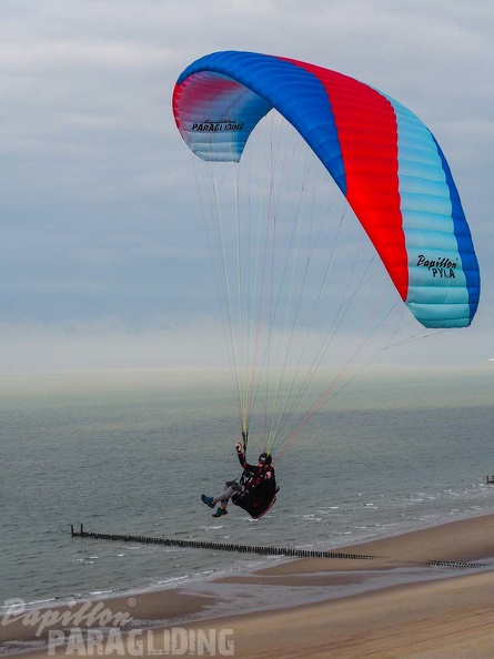 FZ37.18 Zoutelande-Paragliding-528