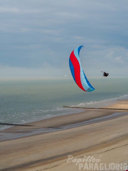 FZ37.18 Zoutelande-Paragliding-530