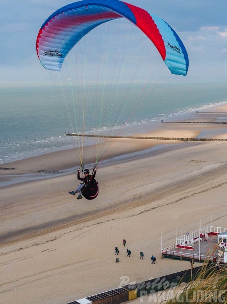 FZ37.18 Zoutelande-Paragliding-531