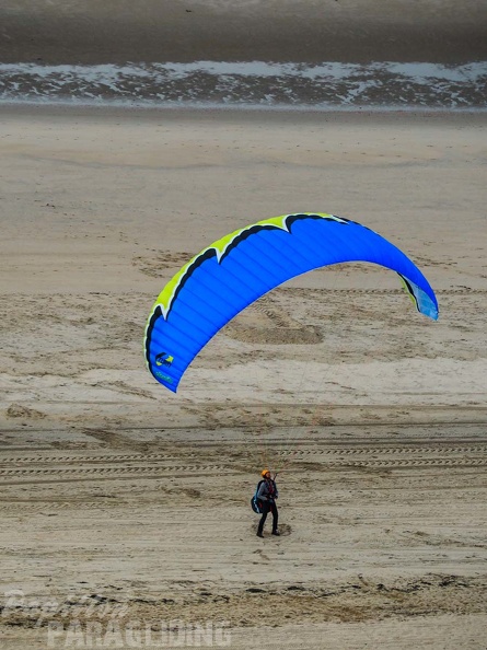 FZ37.18_Zoutelande-Paragliding-604.jpg