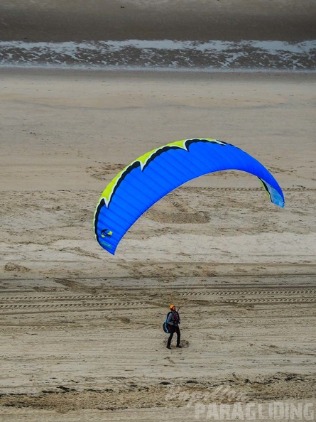 FZ37.18 Zoutelande-Paragliding-604