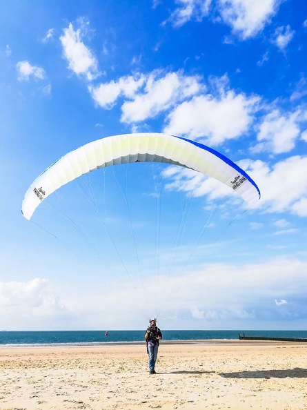 FZ37.18 Zoutelande-Paragliding-626