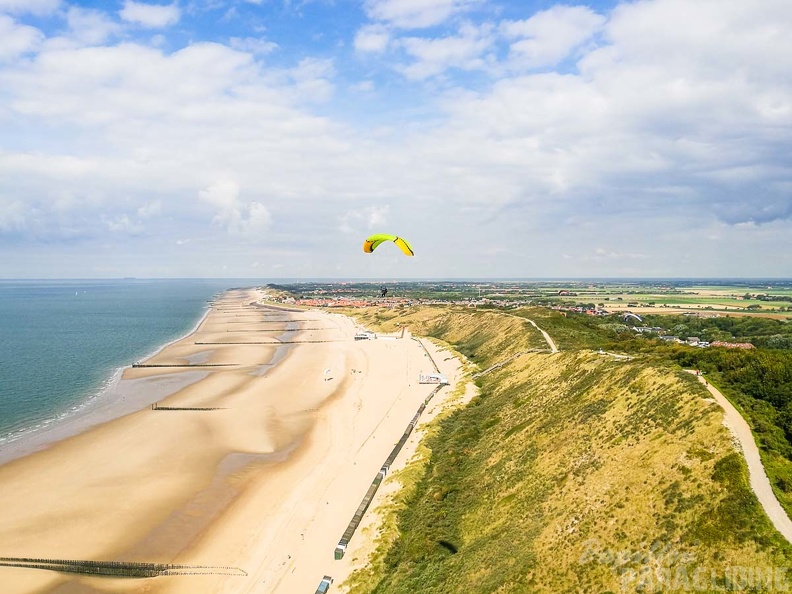 FZ37.18 Zoutelande-Paragliding-629