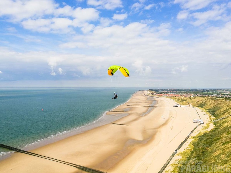 FZ37.18 Zoutelande-Paragliding-630