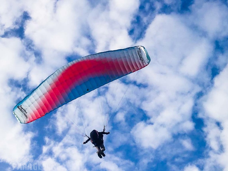 FZ37.18 Zoutelande-Paragliding-659
