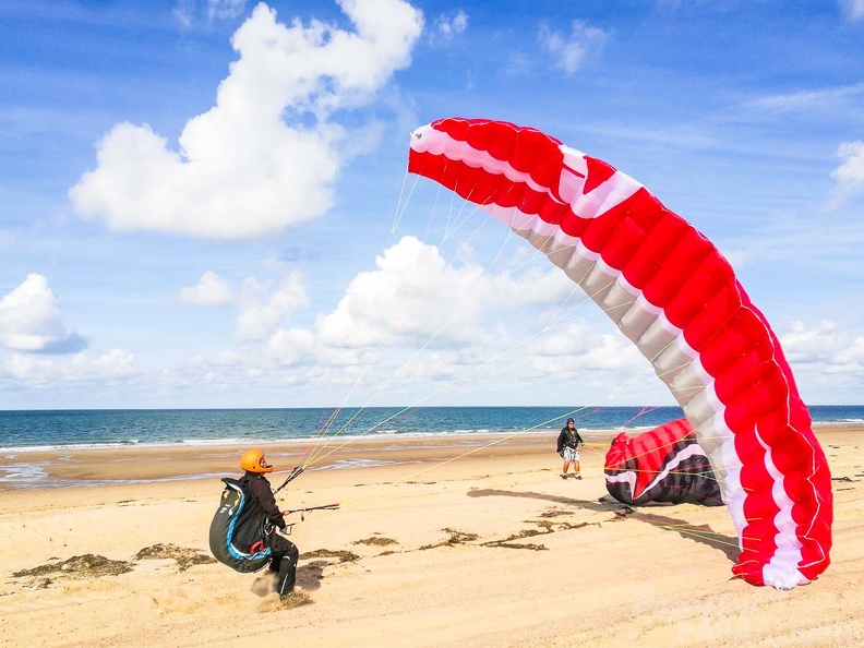 FZ37.18 Zoutelande-Paragliding-708