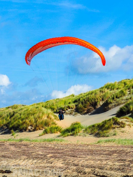 FZ37.18 Zoutelande-Paragliding-728