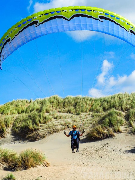 FZ37.18_Zoutelande-Paragliding-765.jpg