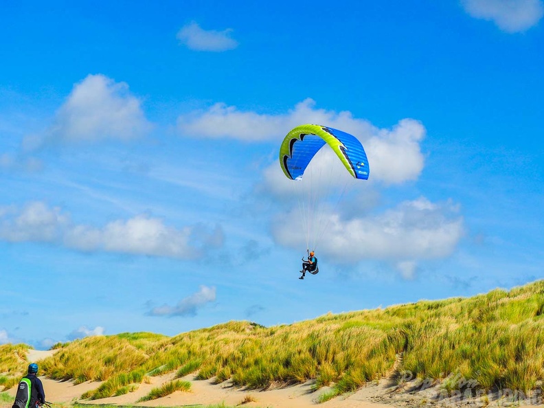 FZ37.18 Zoutelande-Paragliding-778