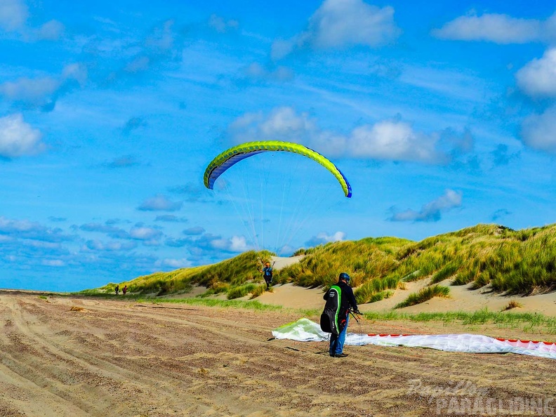 FZ37.18_Zoutelande-Paragliding-780.jpg