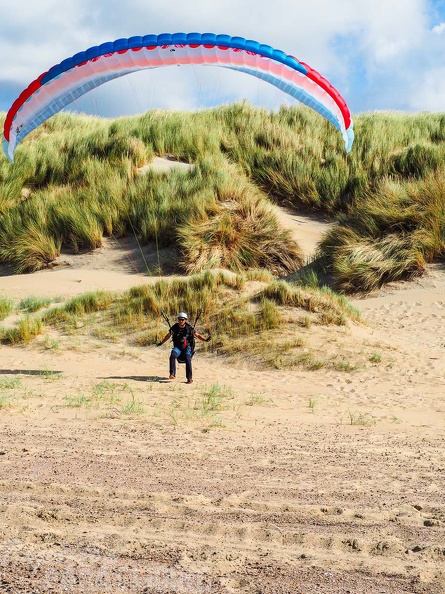 FZ37.18 Zoutelande-Paragliding-782