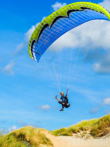 FZ37.18_Zoutelande-Paragliding-792.jpg