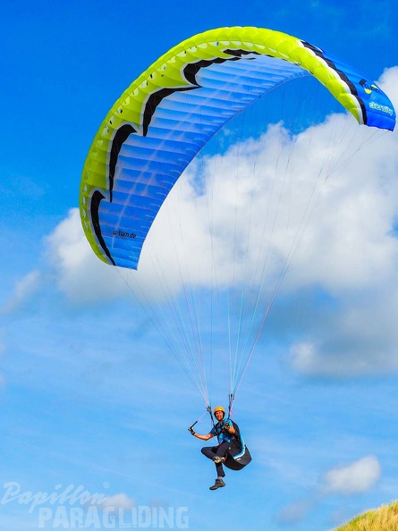 FZ37.18 Zoutelande-Paragliding-793