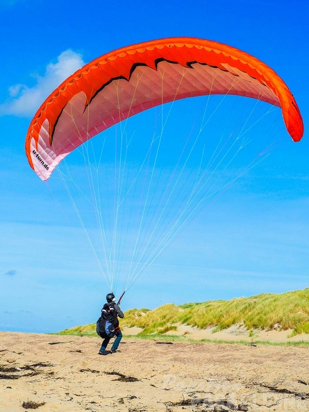 FZ37.18 Zoutelande-Paragliding-855