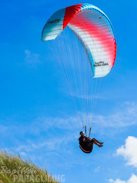 FZ37.18 Zoutelande-Paragliding-874