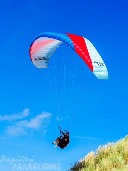 FZ37.18 Zoutelande-Paragliding-875