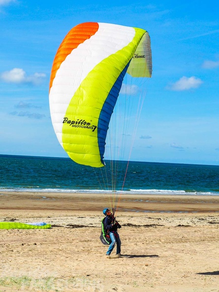 FZ37.18 Zoutelande-Paragliding-877