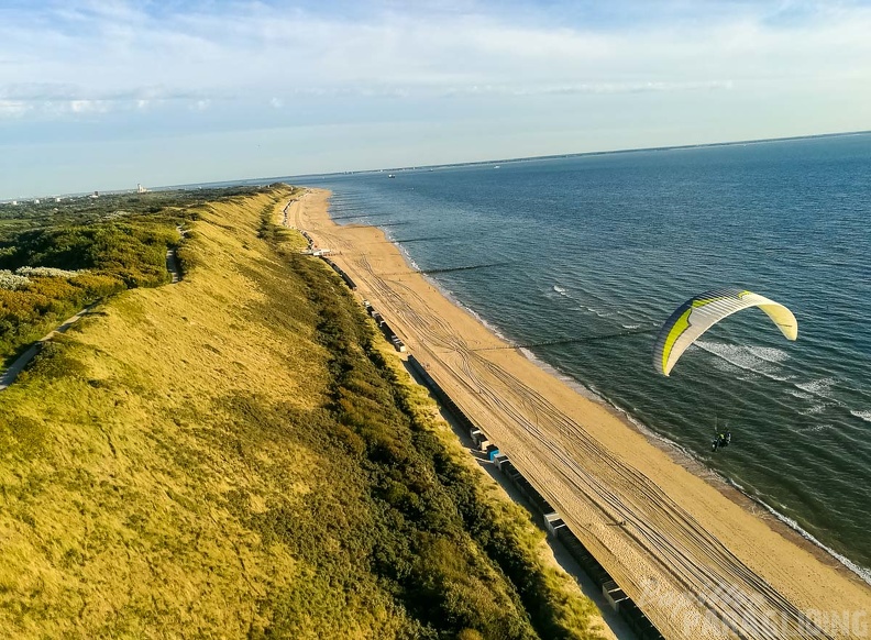 FZ38.18 Zoutelande-Paragliding-109