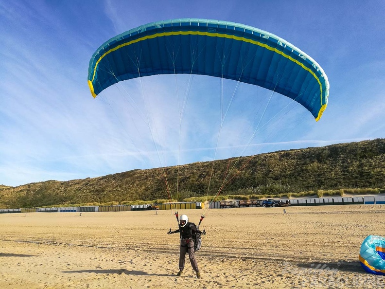 FZ38.18 Zoutelande-Paragliding-139