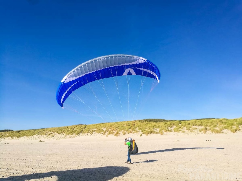 FZ38.18 Zoutelande-Paragliding-154